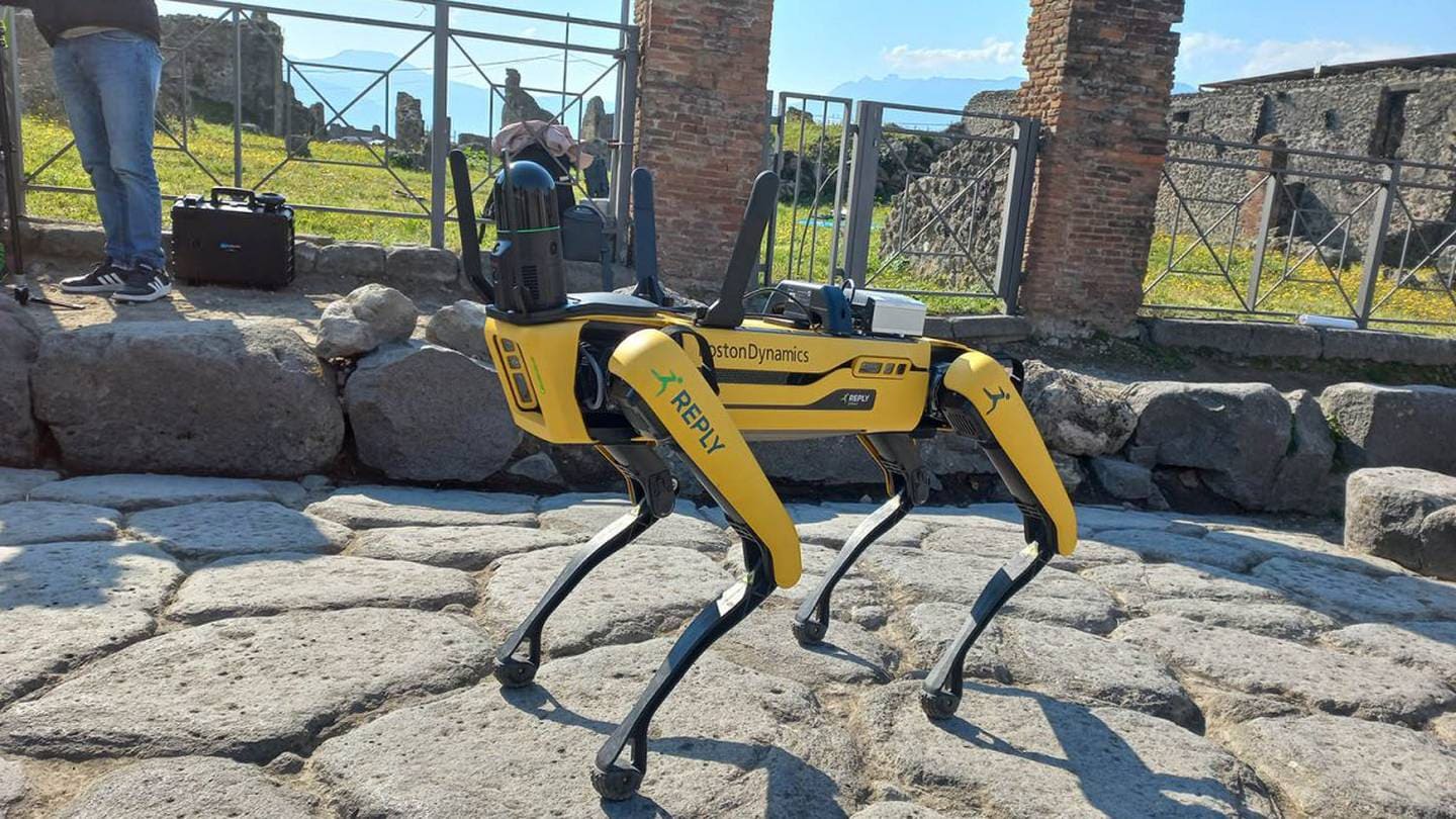 Spot. un perro Robot que patrulla Pompeya